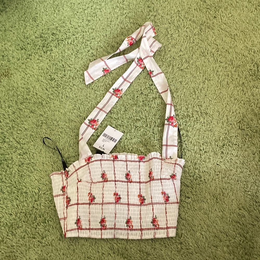 Forever 21 crop top. It’s a size large. Gently used